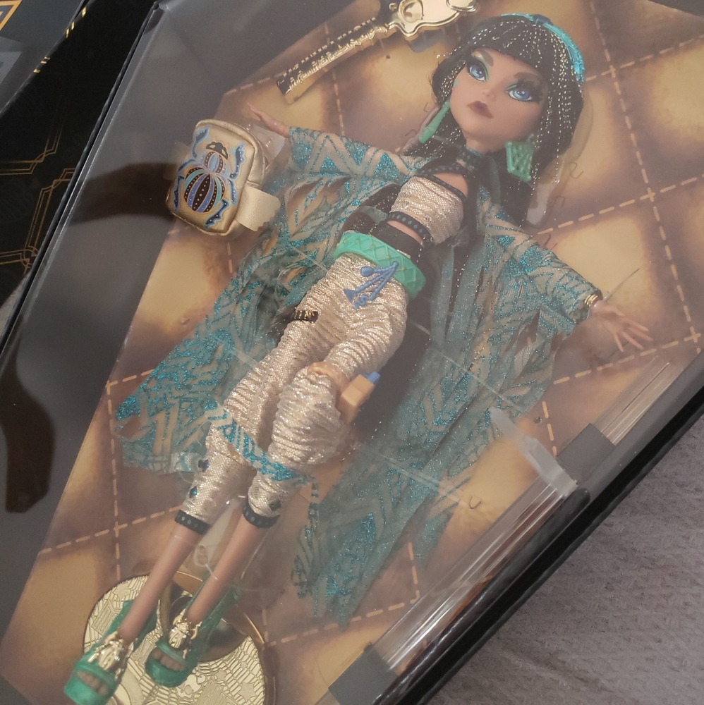 Mattel Creations Monster High Haunt Couture Cleo de Nile 2022 Doll - IN HAND New